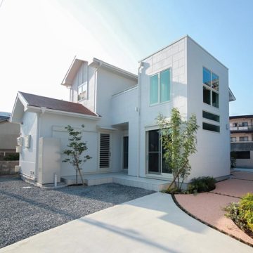 「柱や梁の組み方、しっかり建ててるで。ここなら大丈夫や!」と知人の大工さんに太鼓判をもらいました