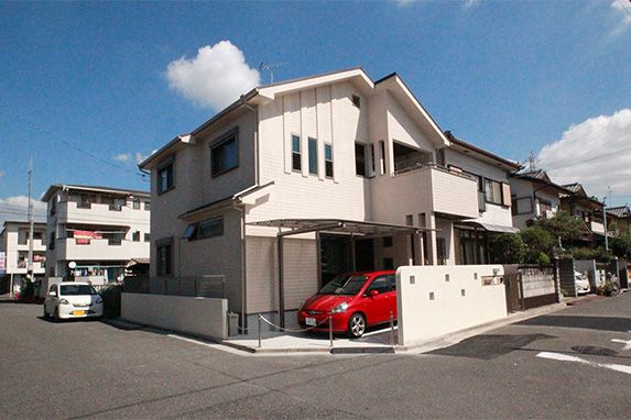 大阪M邸 – ニッチと棚がいっぱい 家事動線に優れた子育て住宅